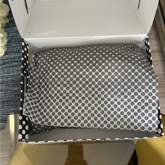 Stella McCartney Solid Canvas Court Sneakers (8M/9W) - Picture 4 of 7